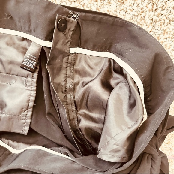 Dressy black shorts with a bow belt size 8 - Picture 3 of 6